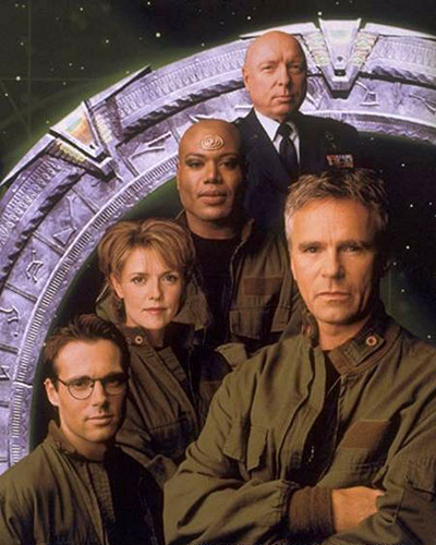 Richard Dean Anderson and the cast of Stargate