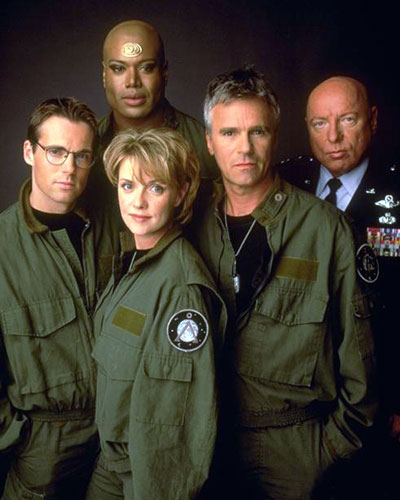 Richard Dean Anderson and the cast of Stargate