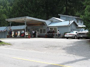 Service Station & Convenience Store