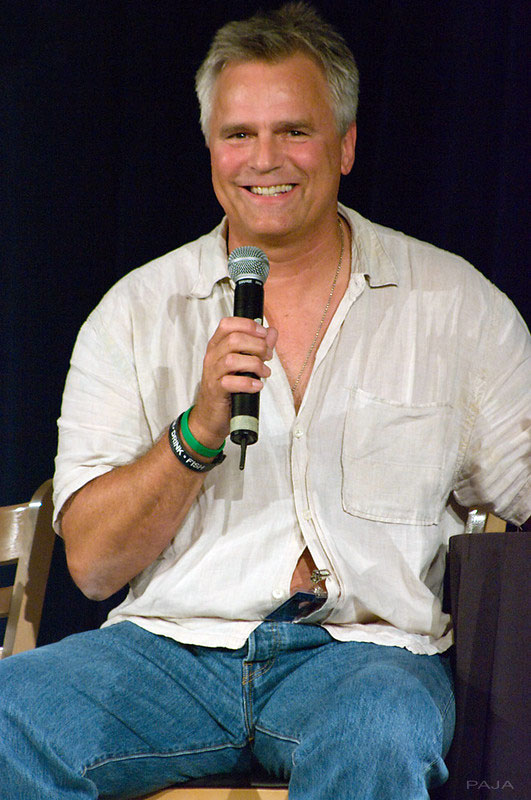 Richard Dean Anderson Website - Photo Gallery - Post SG-1