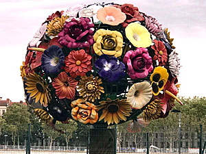 Richard's picture of the Flower Tree sculpture in Lyon